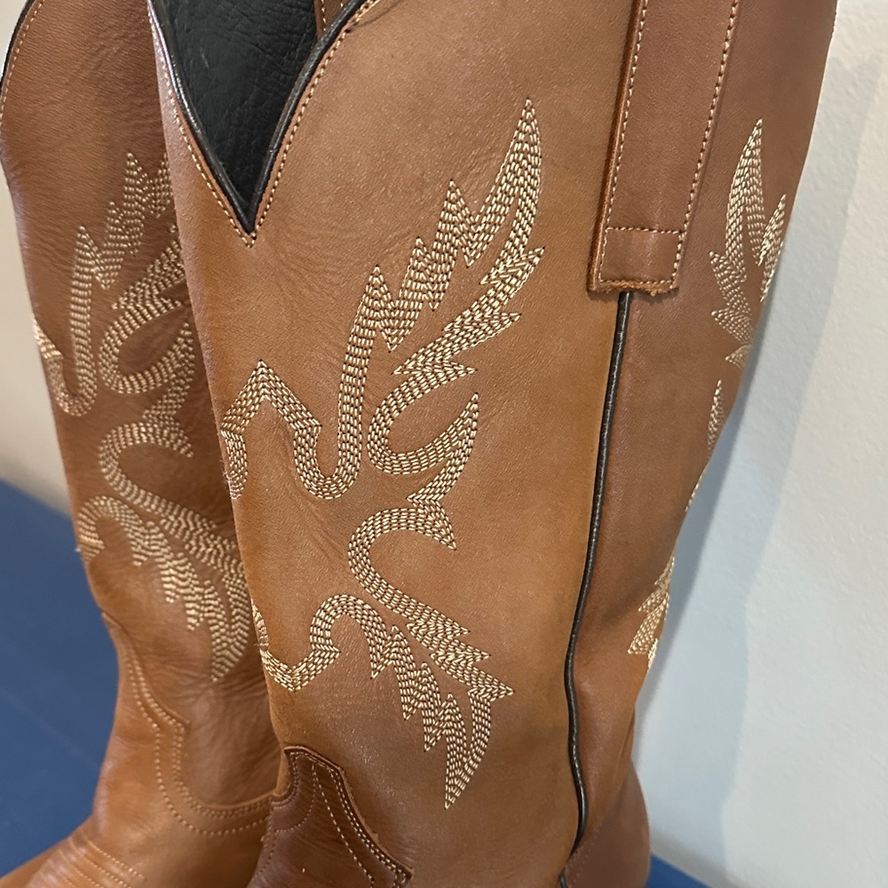 Men's Tan Leather Western Cowboy Boots with Embroidered Stitching - Picture 4 of 9